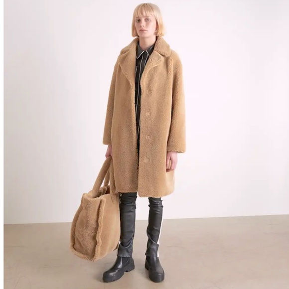 Teddy Bear Oversized Coat Size Medium - Picture 1 of 10